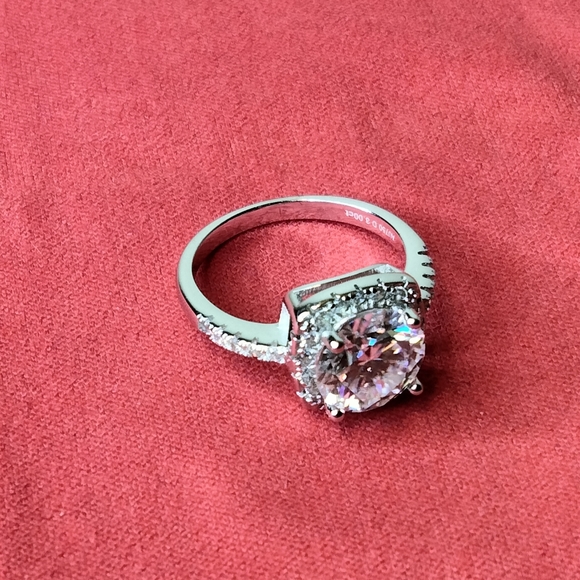 Moissanite🥰 lab grown 2 carat diamond round cushion paved Halo engagement ring - Picture 9 of 14